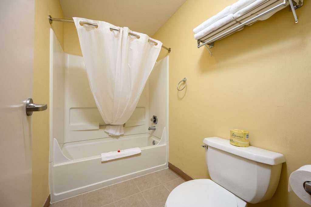 King suite bathroom