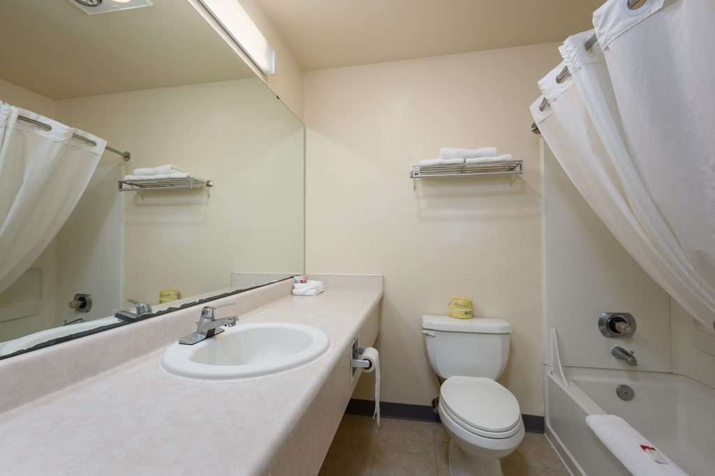 Standard Single Queen bathroom